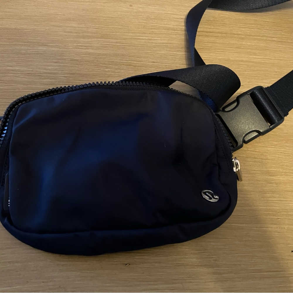 Lululemon crossbody